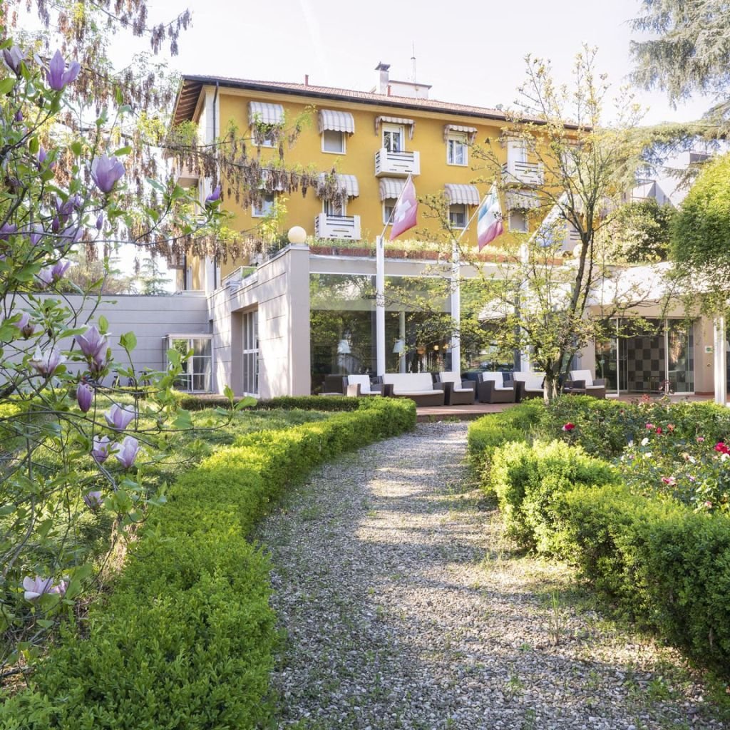 entrata-hotel-delle-rose-monticelli-terme
